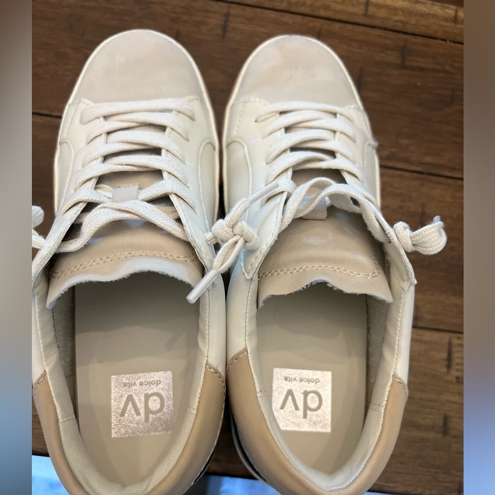 Dolce Vita sneakers size 7.5